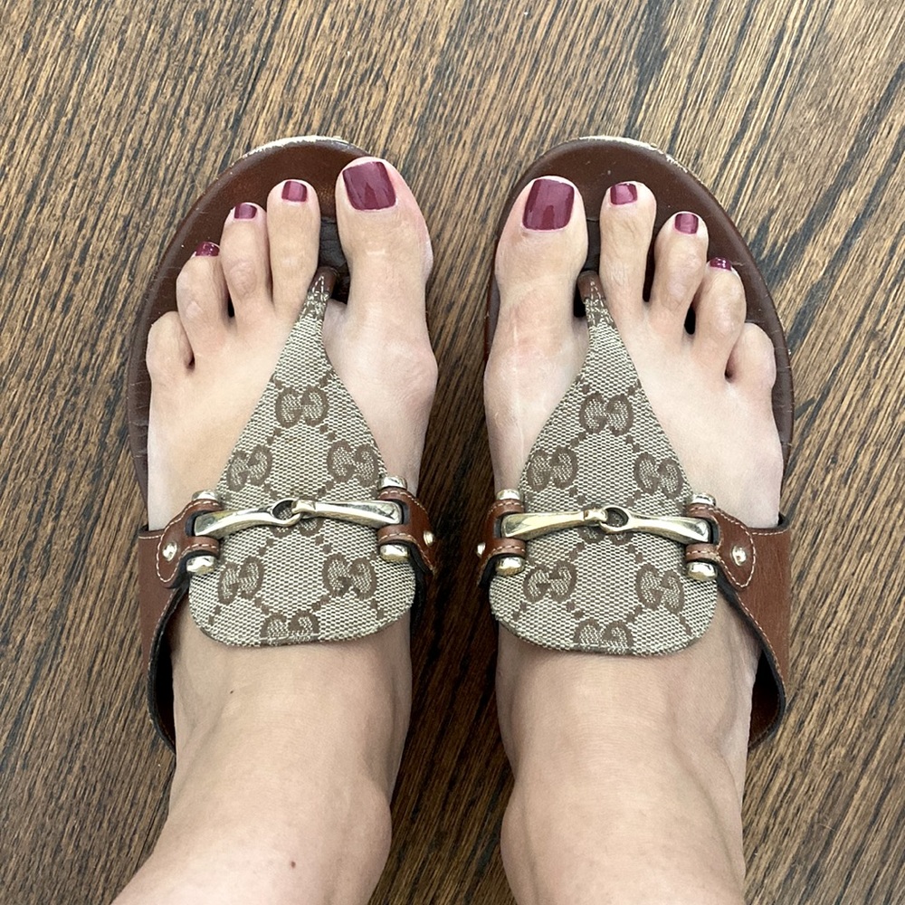 Gucci flip flops